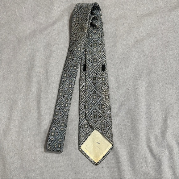Vintage 100% silk Brooks Bros. necktie, classic, neutral, professional - Picture 2 of 5